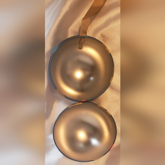 L'Occitane big Christmas Ball tin metal Ornament Gift Surprise Holder - Picture 2 of 4